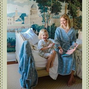 Weezie x Parterre robe